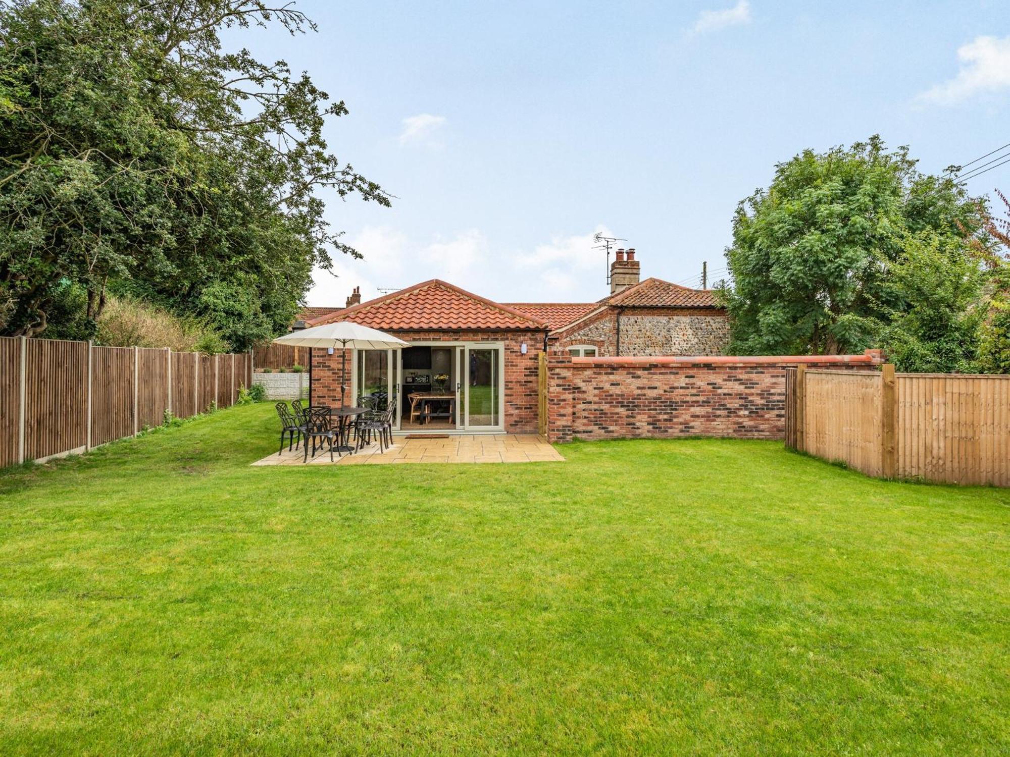 Clematis Cottage Thorpe Market Exterior photo